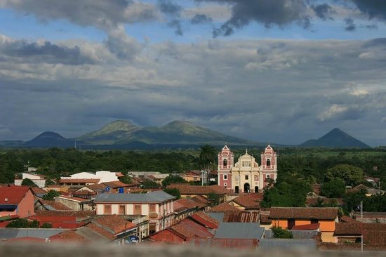 leon tours