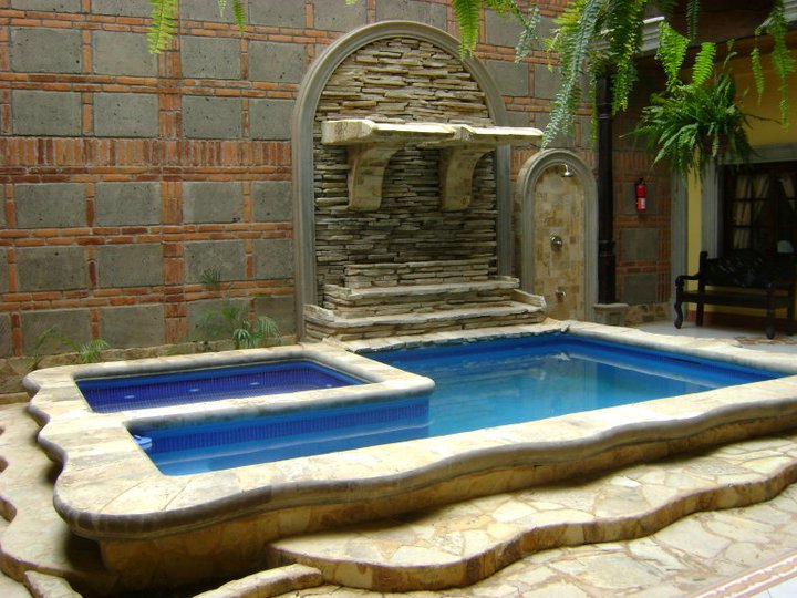 hotelrealgranadapicina